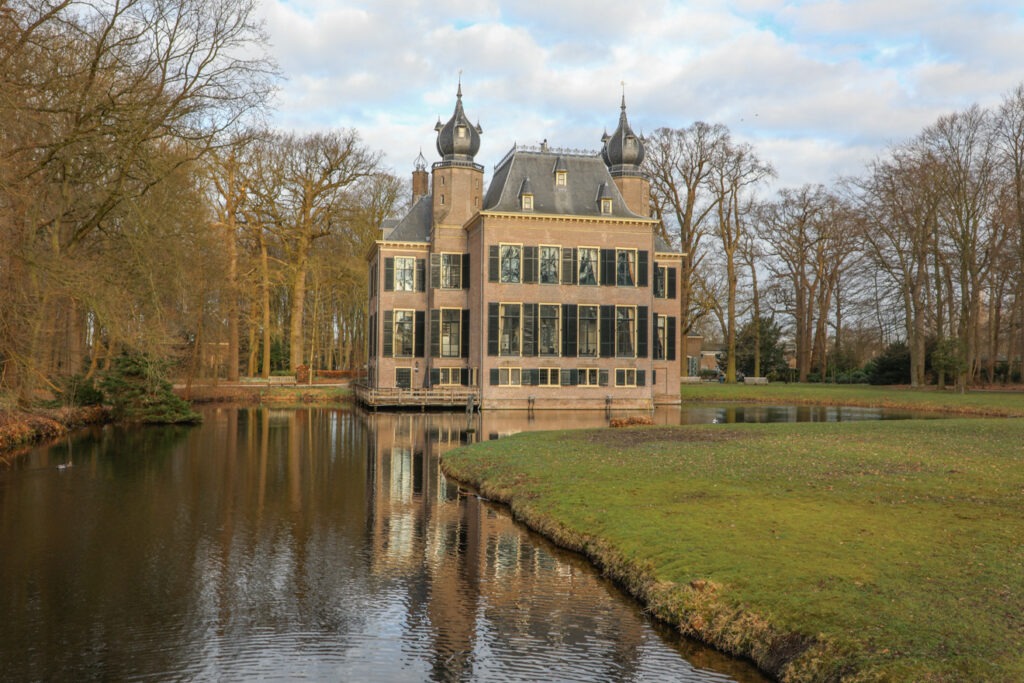 kasteel in Oegstgeest, vlak bij onze vergaderlocatie